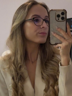 Marianna, 23 �ves t�rskeres� n�, P�cs