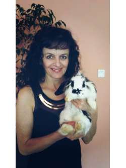 Anik�, 64 �ves t�rskeres� n�, Mez�t�r