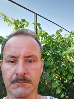 Tibor, 49 �ves t�rskeres� f�rfi, Battonya