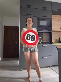 Zs�ka, 61 �ves bucsai t�rskeres� n�
