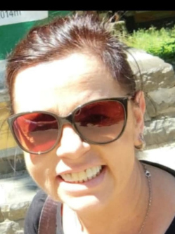 Dia, 50 �ves t�rskeres� n�, Debrecen