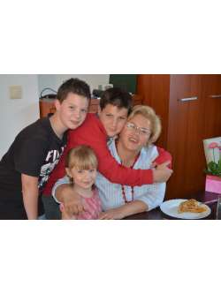 lia, 74 �ves t�rskeres� n�, Keszthely