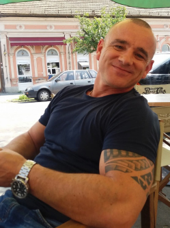 Zsolt, 52 �ves t�rskeres� f�rfi, Nagy-Britannia Angli�n k�v�li r�sze