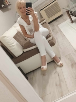 Marica, 57 �ves t�rskeres� n�, Hatvan