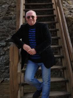 �d�m, 69 �ves t�rskeres� f�rfi, Vonyarcvashegy