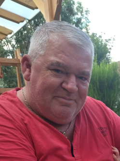 S�ndor, 58 �ves t�rskeres� f�rfi, Lov�szpatona
