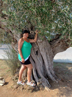 Ilona, 66 �ves t�rskeres� n�, Hatvan