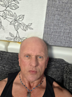 Attila, 53 �ves t�rskeres� f�rfi, G�d�ll�