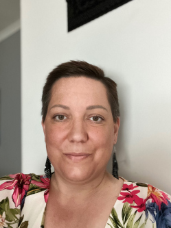 Adri, 45 �ves t�rskeres� n�, Csolnok