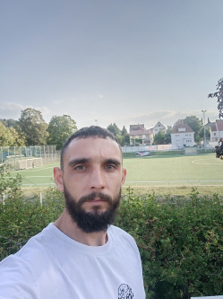 Pisti, 33 �ves t�rskeres� f�rfi, Baden-W�rttemberg