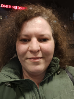 Eszter, 47 �ves t�rskeres� n�, Nagyk�ta