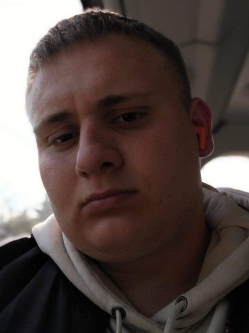 Bazsi, 23 �ves t�rskeres� f�rfi, Duna�jv�ros