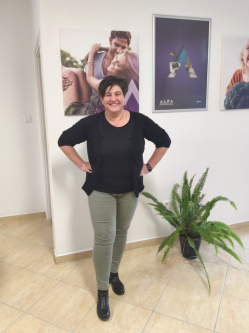 Zita, 53 �ves t�rskeres� n�, Kistelek