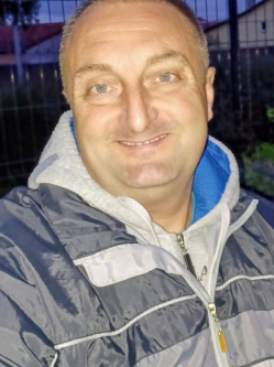Tomi, 47 �ves t�rskeres� f�rfi, Heves