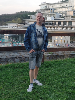 Zsolt, 41 �ves t�rskeres� f�rfi, Kocs�r
