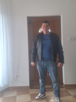 Laci, 43 �ves t�rskeres� f�rfi, Feh�rgyarmat