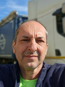 S�ndor, 58 �ves abonyi t�rskeres� f�rfi