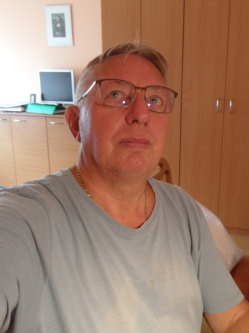 Jen�, 73 �ves t�rskeres� f�rfi, Ebes