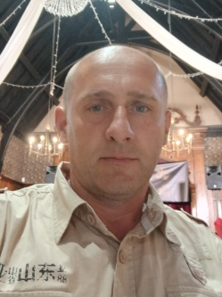Robert, 49 �ves t�rskeres� f�rfi, Greater Manchester