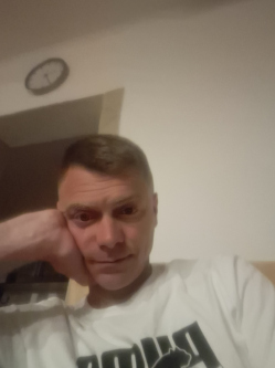 Tomi, 40 éves társkereső férfi, Kajárpéc