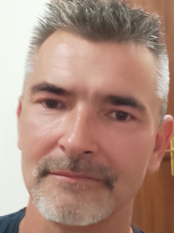 Imi, 46 �ves t�rskeres� f�rfi, Gy�r