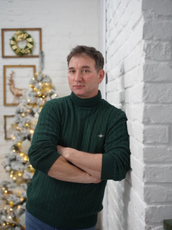 Gergely, 48 �ves t�rskeres� f�rfi, Tab