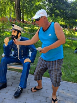 Zolt�n, 53 �ves t�rskeres� f�rfi, T�rnok