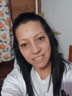 Zs�fi, 46 �ves t�rskeres� n�, V�c