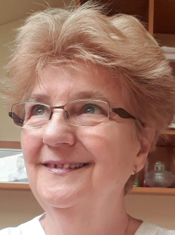 Ria, 72 �ves t�rskeres� n�, Kom�rom