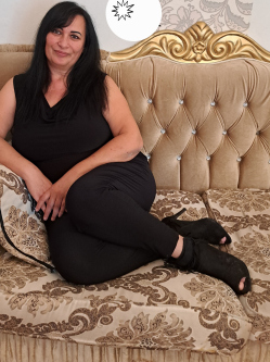 Ildik�, 50 �ves t�rskeres� n�, Orosh�za