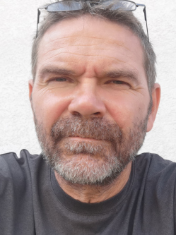 �kos, 52 �ves t�rskeres� f�rfi, Kecskem�t