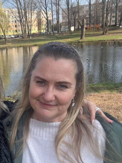 Rilla, 51 �ves t�rskeres� n�, Sopron
