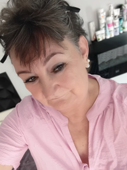 Ibolya, 64 �ves t�rskeres� n�, Nagyk�ta