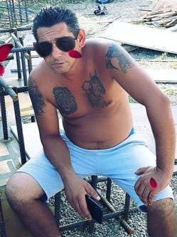 Jozsef, 45 �ves t�rskeres� f�rfi, Mez�cs�t