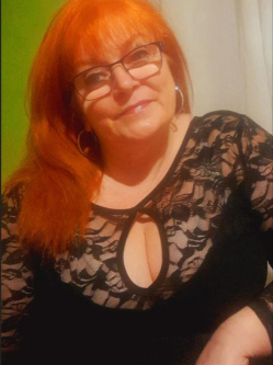 Sarolta, 56 �ves t�rskeres� n�, Salg�tarj�n