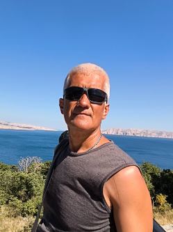 Attila, 58 �ves t�rskeres� f�rfi, Tatab�nya