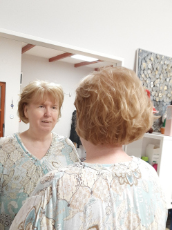 M�rta, 58 �ves t�rskeres� n�, Budapest