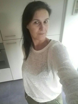 Olga, 58 �ves t�rskeres� n�, Gy�r
