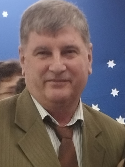 Attila, 57 �ves t�rskeres� f�rfi, Zs�mbok