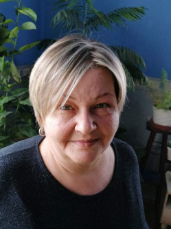 Erzsebet, 59 �ves t�rskeres� n�, Mez�cs�t
