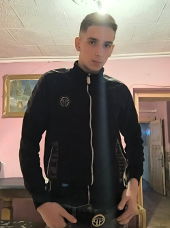 Ricsi, 20 �ves olaszfai t�rskeres� f�rfi