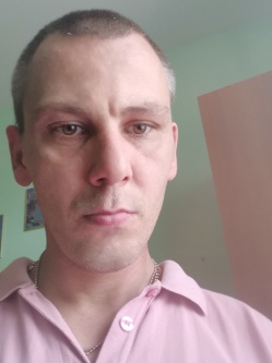 Dodi, 38 �ves t�rskeres� f�rfi, Lud�nyhal�szi