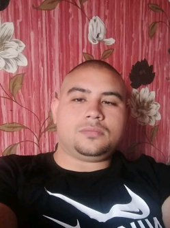 D�niel, 29 �ves t�rskeres� f�rfi, Taktahark�ny