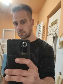 Pisti, 26 �ves t�rskeres� f�rfi, J�szkis�r