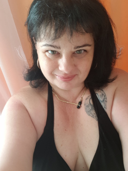 Ildik�, 54 �ves t�rskeres� n�, Budapest