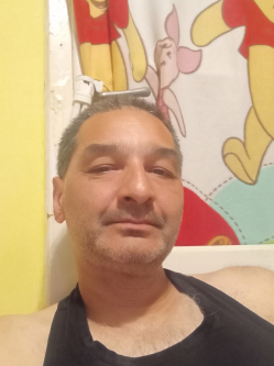 Csaba, 50 �ves t�rskeres� f�rfi, Tam�si