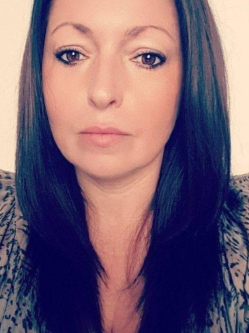 M�ria, 42 �ves t�rskeres� n�, Veszpr�m