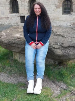 Gy�ngyi, 53 �ves t�rskeres� n�, Veszpr�m