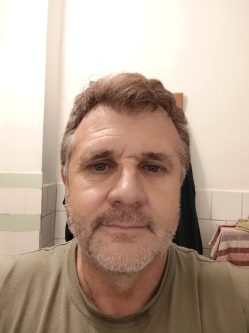 J�nos, 57 �ves t�rskeres� f�rfi, Szedres