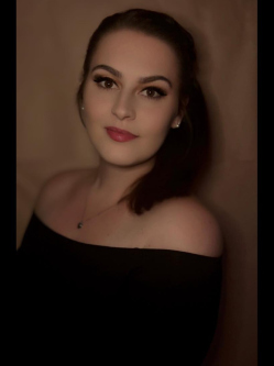 Szabina, 36 �ves t�rskeres� n�, Szeksz�rd